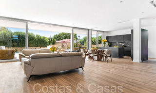 Instapklare, nieuwe, moderne villa te koop op een steenworp van het strand en alle voorzieningen in San Pedro, Marbella 66996 