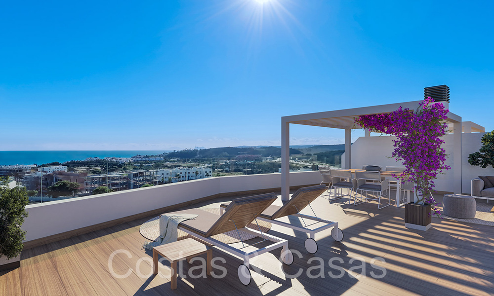 Nieuwe, eigentijdse appartementen met panoramisch zeezicht te koop in een gated wooncomplex nabij Estepona centrum 63800