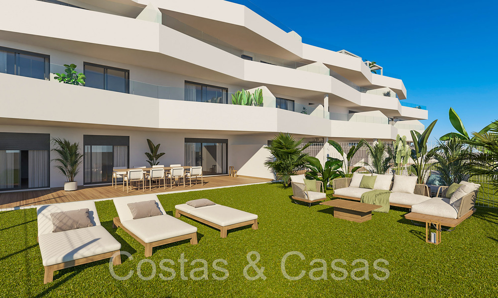 Nieuwe, eigentijdse appartementen met panoramisch zeezicht te koop in een gated wooncomplex nabij Estepona centrum 63803