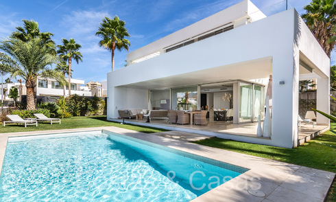Modernistische luxevilla te koop in een natuurlijke, zeer begeerde omgeving ten oosten van Marbella centrum 63817