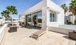 Modernistische luxevilla te koop in een natuurlijke, zeer begeerde omgeving ten oosten van Marbella centrum 63818 
