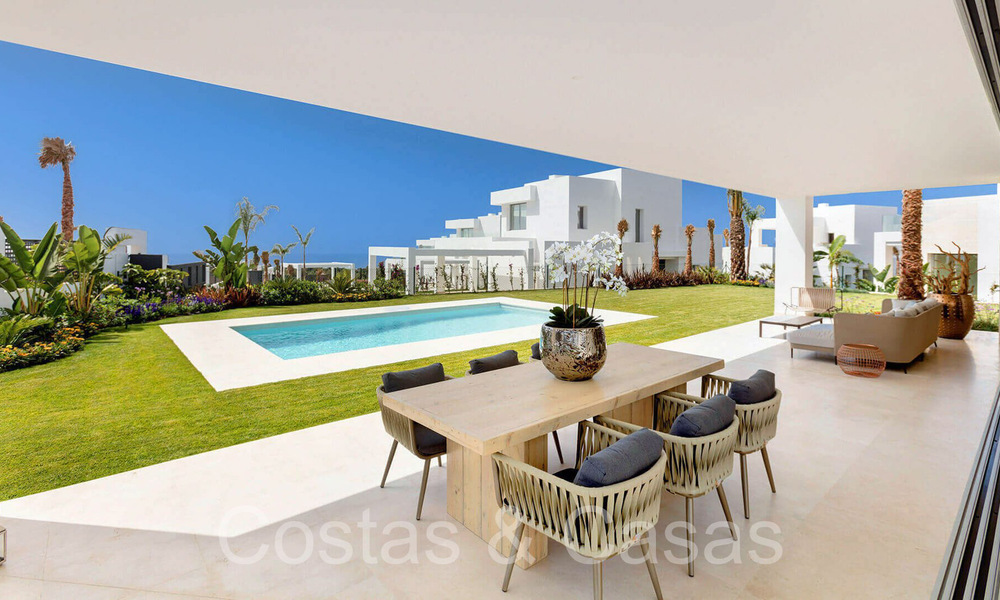 Instapklare, moderne luxevilla te koop in een bevoorrechte, beveiligde urbanisatie in Oost Marbella 63835