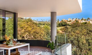Nieuwe, duurzame, luxe appartementen te koop in een omsloten community van Sotogrande, Costa del Sol 63842 