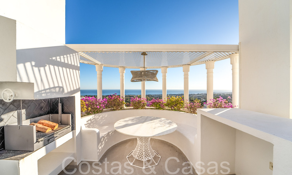 Exclusief penthouse met privézwembad en panoramisch zeezicht te koop in een Mediterraan complex op Marbella’s Golden Mile 63948