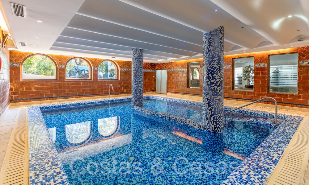 Luxe appartement met 3 slaapkamers te koop in een gated en beveiligd gewild complex op de Golden Mile van Marbella 63955