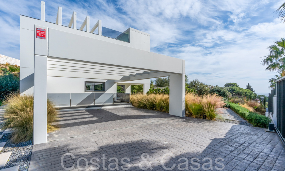 Instapklare, moderne luxevilla te koop met infinity zwembad in een exclusieve gated community in Benalmadena, Costa del Sol 64098