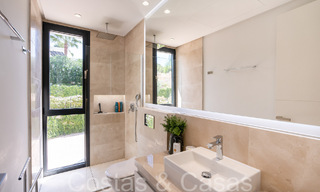Superieure luxevilla met moderne bouwstijl te koop op een steenworp van de golfbanen van Nueva Andalucia’s golfvallei, Marbella 64191 