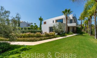 Superieure luxevilla met moderne bouwstijl te koop op een steenworp van de golfbanen van Nueva Andalucia’s golfvallei, Marbella 64193 