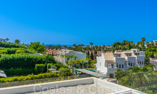 Superieure luxevilla met moderne bouwstijl te koop op een steenworp van de golfbanen van Nueva Andalucia’s golfvallei, Marbella 64201 