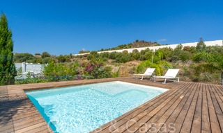 Superieure luxevilla met moderne bouwstijl te koop op een steenworp van de golfbanen van Nueva Andalucia’s golfvallei, Marbella 64206 