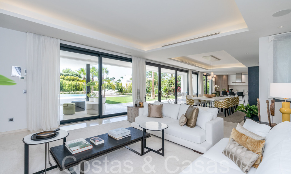 Superieure luxevilla met moderne bouwstijl te koop op een steenworp van de golfbanen van Nueva Andalucia’s golfvallei, Marbella 64224