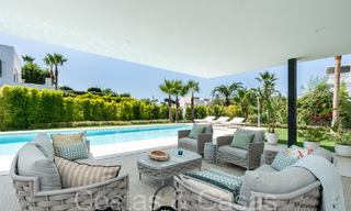 Superieure luxevilla met moderne bouwstijl te koop op een steenworp van de golfbanen van Nueva Andalucia’s golfvallei, Marbella 64233 
