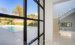 Instapklare, luxevilla met modern-Mediterraan design te koop in een populaire golfomgeving in Nueva Andalucia, Marbella 64244 