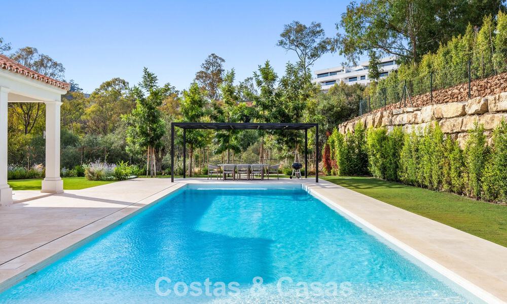 Instapklare, luxevilla met modern-Mediterraan design te koop in een populaire golfomgeving in Nueva Andalucia, Marbella 774530
