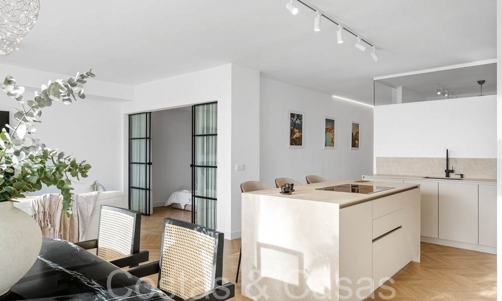 Verfijnd luxe appartement met meer-, berg- en zeezicht te koop in Nueva Andalucia, Marbella 64478