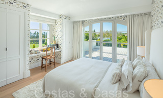 Oogstrelende luxevilla met modern- Mediterrane bouwstijl te koop, eerstelijnsgolf in Nueva Andalucia, Marbella 64499 