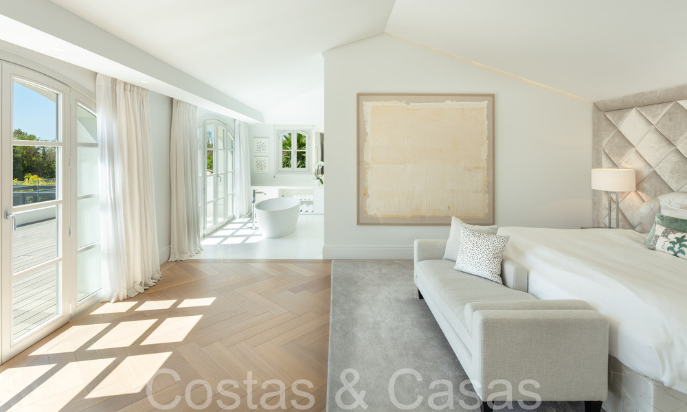Oogstrelende luxevilla met modern- Mediterrane bouwstijl te koop, eerstelijnsgolf in Nueva Andalucia, Marbella 64501