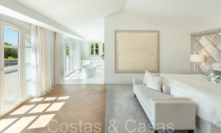 Oogstrelende luxevilla met modern- Mediterrane bouwstijl te koop, eerstelijnsgolf in Nueva Andalucia, Marbella 64501 