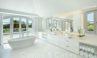 Oogstrelende luxevilla met modern- Mediterrane bouwstijl te koop, eerstelijnsgolf in Nueva Andalucia, Marbella 64503 