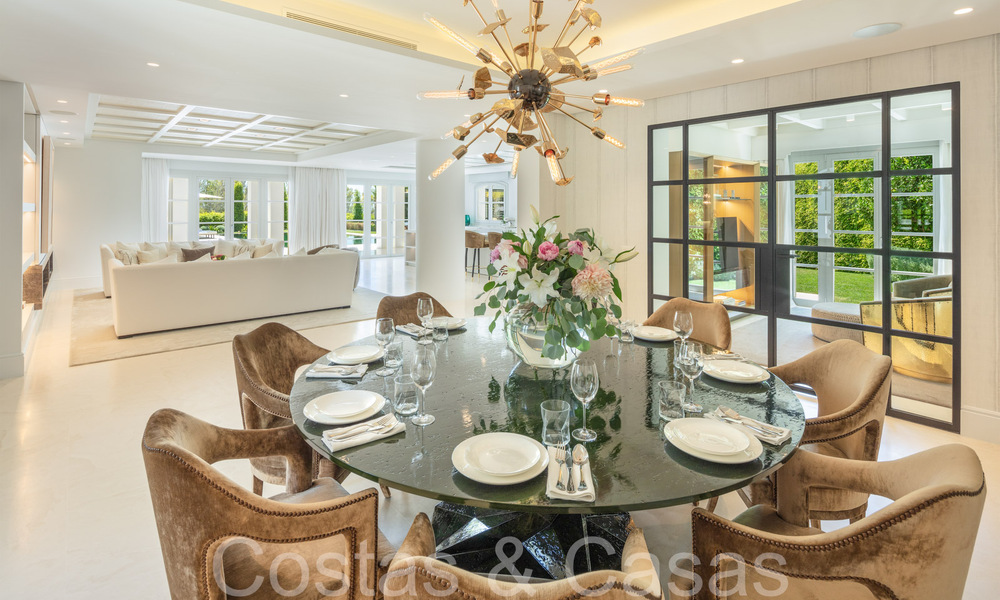 Oogstrelende luxevilla met modern- Mediterrane bouwstijl te koop, eerstelijnsgolf in Nueva Andalucia, Marbella 64511