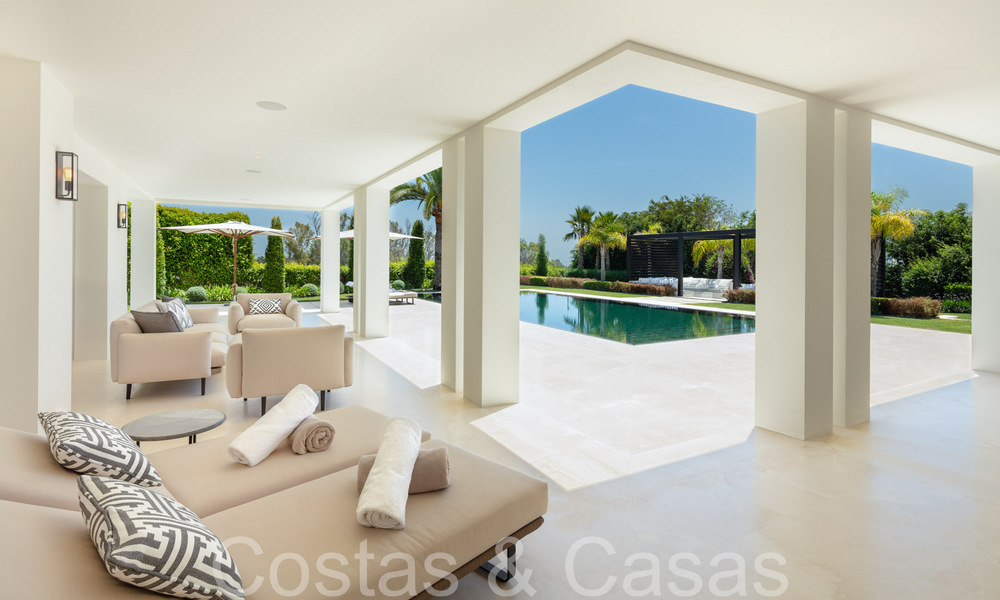 Oogstrelende luxevilla met modern- Mediterrane bouwstijl te koop, eerstelijnsgolf in Nueva Andalucia, Marbella 64518
