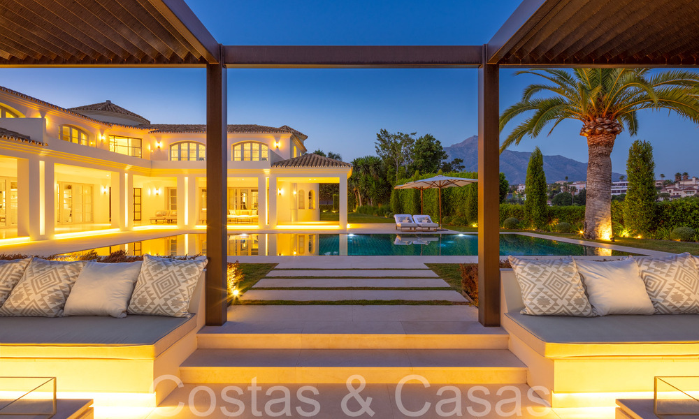 Oogstrelende luxevilla met modern- Mediterrane bouwstijl te koop, eerstelijnsgolf in Nueva Andalucia, Marbella 64526