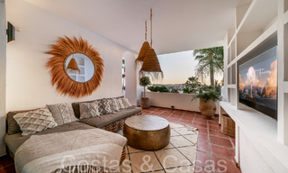 Charmant appartement te koop met panoramisch uitzicht op de vallei en zee in Nueva Andalucia, Marbella 64585 