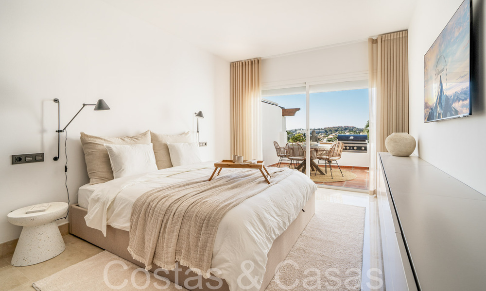 Charmant appartement te koop met panoramisch uitzicht op de vallei en zee in Nueva Andalucia, Marbella 64596