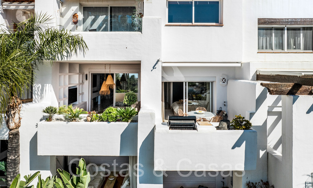 Charmant appartement te koop met panoramisch uitzicht op de vallei en zee in Nueva Andalucia, Marbella 64599