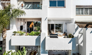 Charmant appartement te koop met panoramisch uitzicht op de vallei en zee in Nueva Andalucia, Marbella 64599 