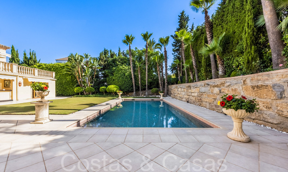 Traditionele luxevilla met Andalusisch charme te koop in Las Brisas in Nueva Andalucia’s golfvallei, Marbella 64163