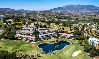 Nieuw project met moderne luxewoningen te koop grenzend aan de golfbaan in Mijas, Costa del Sol 64610 