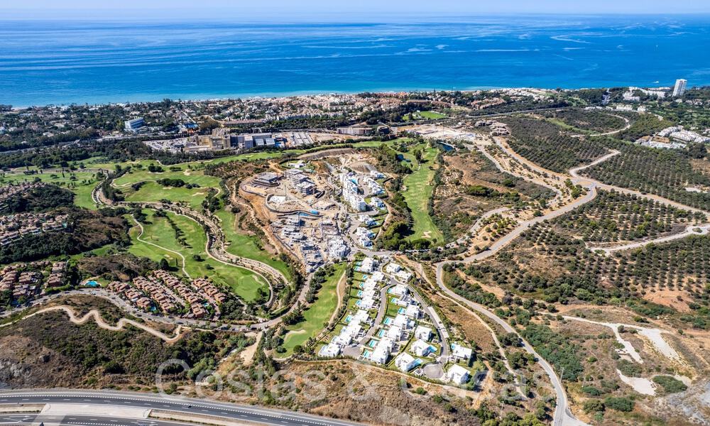 Prestigieuze nieuwbouwappartementen direct aan de golfbaan te koop, met zee- en golfzicht, Oost-Marbella 64725