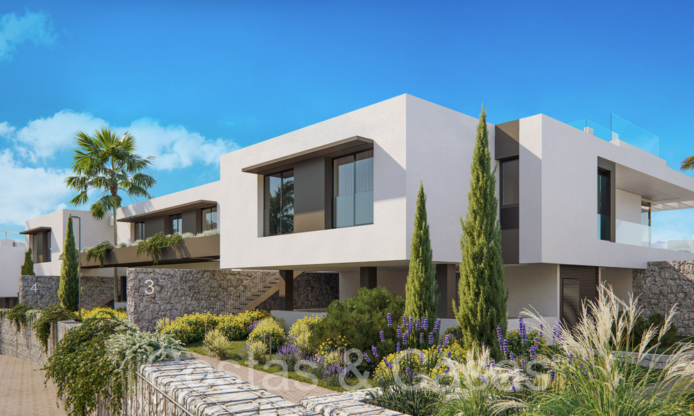 Nieuwe, modernistische huizen te koop direct aan de golfbaan in Oost-Marbella 64759