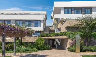 Nieuwbouwproject van duurzame appartementen met panoramisch zeezicht te koop, nabij Estepona centrum 64705 