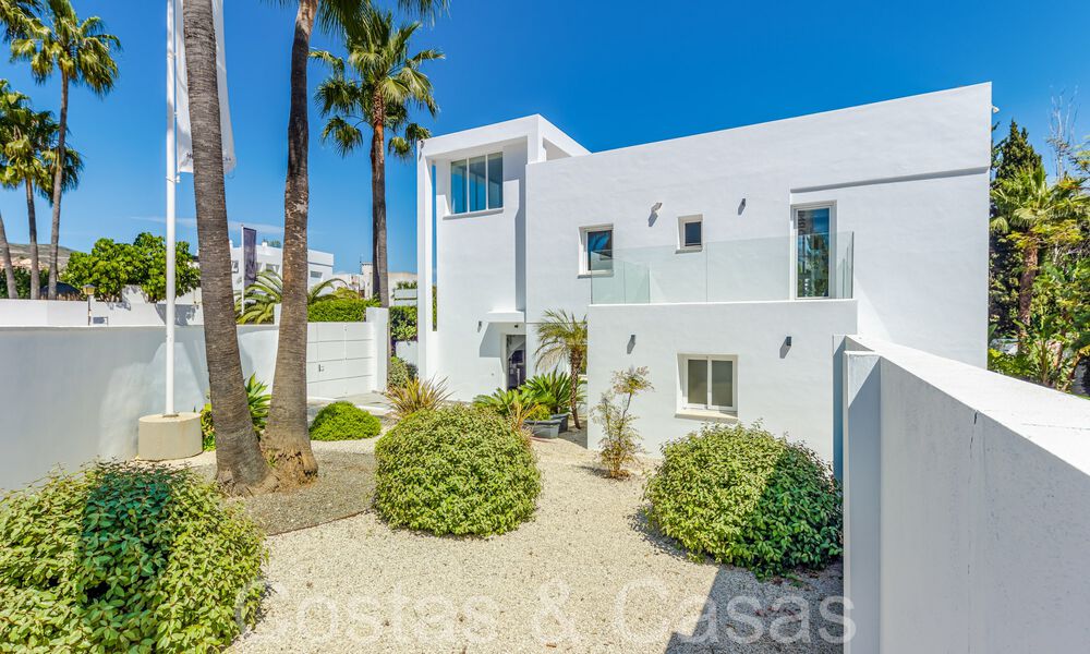 Instapklare, moderne luxevilla te koop omgeven door golfbanen in Nueva Andalucia, Marbella 65513