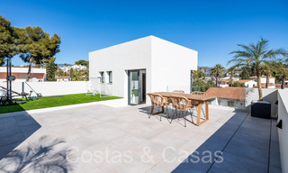 Instapklare, moderne kwaliteitsvilla te koop op een steenworp van de golfbanen in Nueva Andalucia, Marbella 65253 