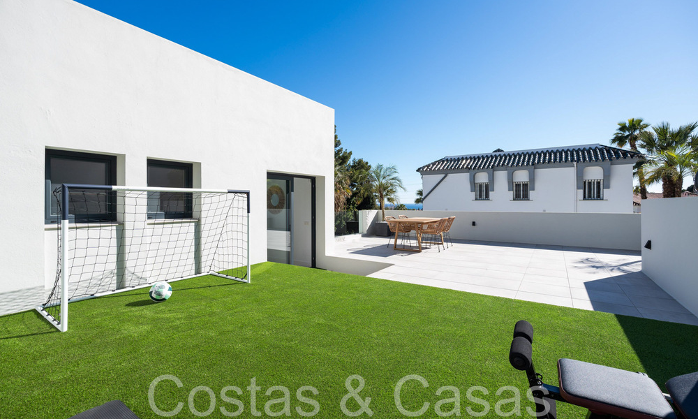 Instapklare, moderne kwaliteitsvilla te koop op een steenworp van de golfbanen in Nueva Andalucia, Marbella 65262