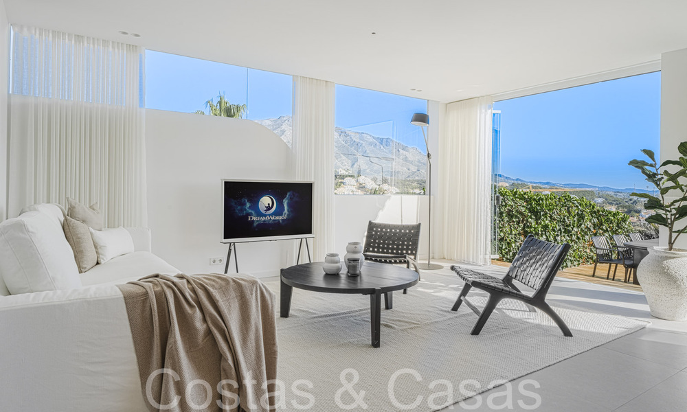 Luxueus appartement te koop met uitnodigend terras, privézwembad en zeezicht in Nueva Andalucia, Marbella 65183
