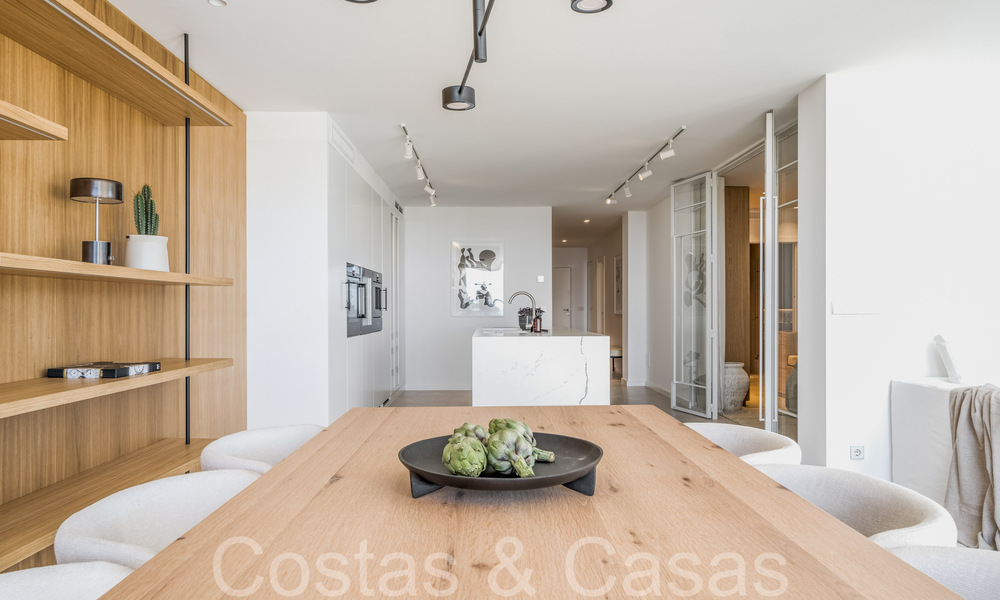 Luxueus appartement te koop met uitnodigend terras, privézwembad en zeezicht in Nueva Andalucia, Marbella 65184