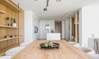 Luxueus appartement te koop met uitnodigend terras, privézwembad en zeezicht in Nueva Andalucia, Marbella 65184 