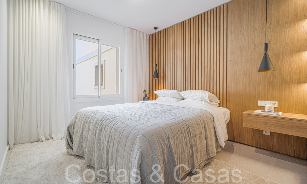 Luxueus appartement te koop met uitnodigend terras, privézwembad en zeezicht in Nueva Andalucia, Marbella 65196