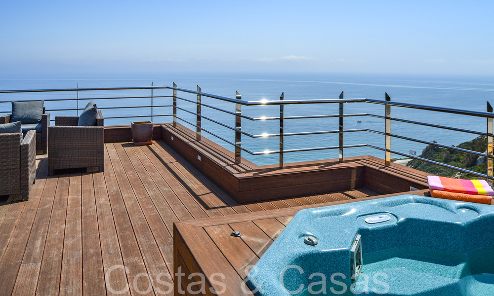 Luxueuze villa met moderne bouwstijl en adembenemend zeezicht te koop in Manilva, Costa del Sol 64984
