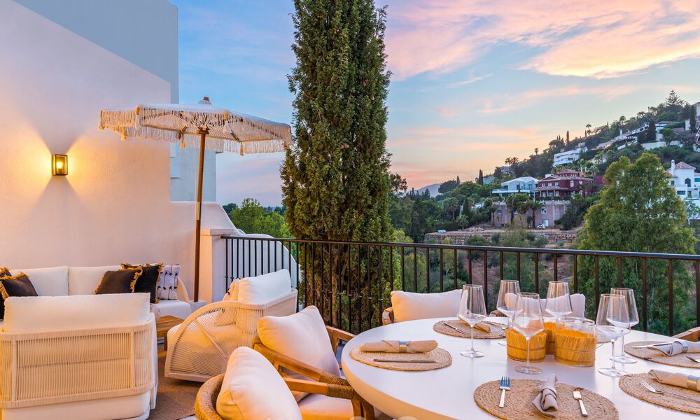 Luxueus gerenoveerde rijwoning te koop met ruim terras en uitzicht op de golfbaan in La Quinta golfresort, Benahavis - Marbella 64658