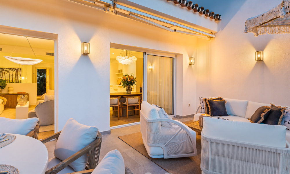 Luxueus gerenoveerde rijwoning te koop met ruim terras en uitzicht op de golfbaan in La Quinta golfresort, Benahavis - Marbella 64659