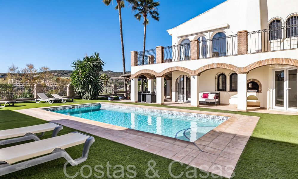 Andalusische villa te koop in een golfomgeving, op enkele minuten van Estepona centrum 65663