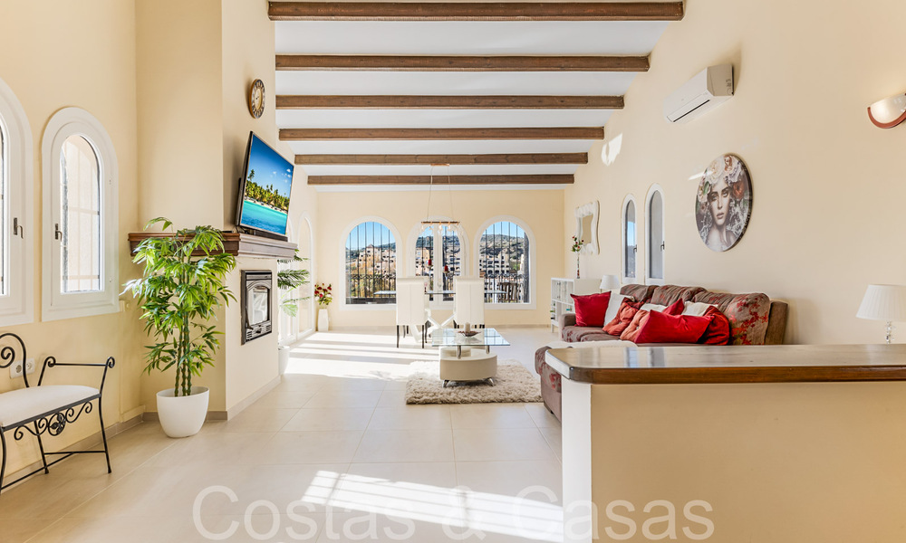 Andalusische villa te koop in een golfomgeving, op enkele minuten van Estepona centrum 65679