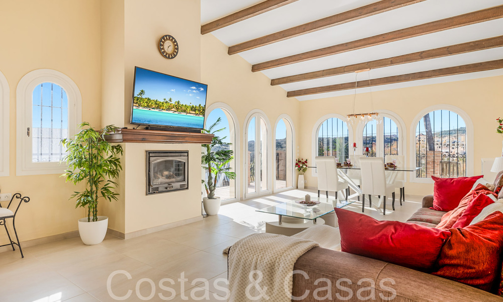 Andalusische villa te koop in een golfomgeving, op enkele minuten van Estepona centrum 65682