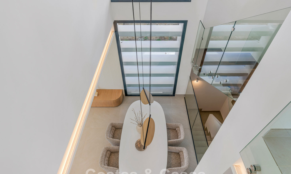 Nieuwe, moderne, vrijstaande luxevilla’s te koop grenzend aan de golfbaan in Estepona 800218