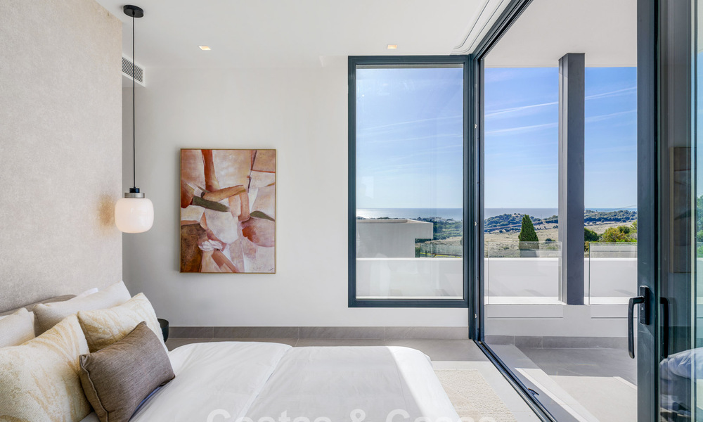 Nieuwe, moderne, vrijstaande luxevilla’s te koop grenzend aan de golfbaan in Estepona 800222